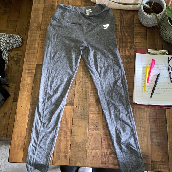 Gymshark Pants - Gymshark leggings with pockets size M women